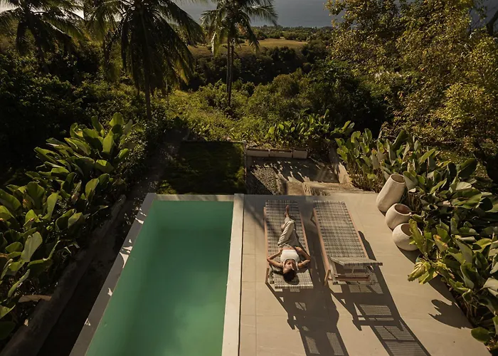 Native With Pool At Kalumo 빌라 오슬롭